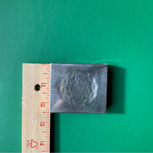 Sterling vintage compact. - Picture 9 of 10